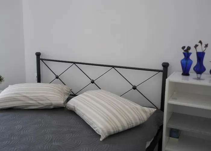 St George * Naxos City