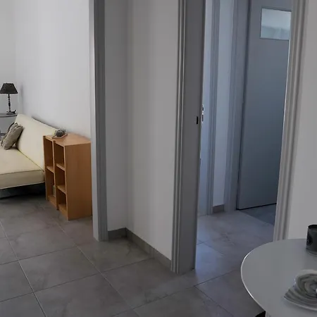 St George Beach Apartment *